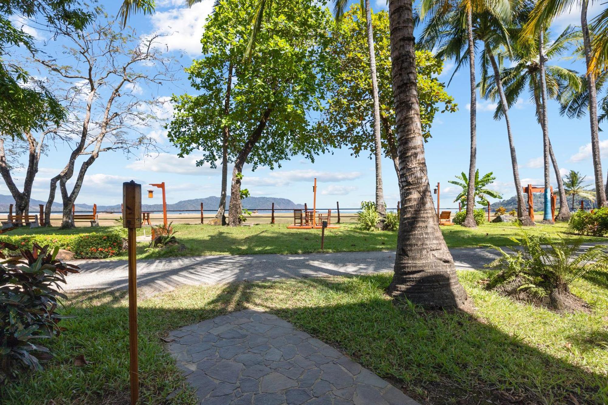 Tambor Tropical Beach Resort- Adults Only Bagian luar foto
