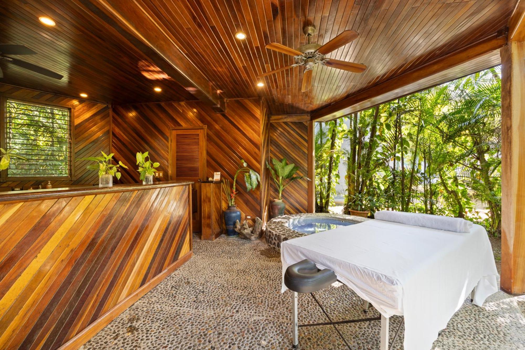 Tambor Tropical Beach Resort- Adults Only Bagian luar foto